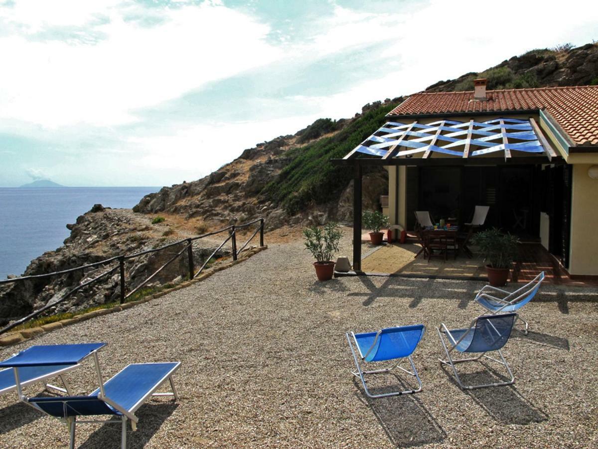 קאפוליברי Isola D'Elba Come In Barca, A Un Tuffo Dal Mare מראה חיצוני תמונה