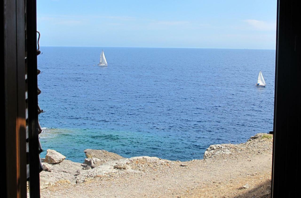 קאפוליברי Isola D'Elba Come In Barca, A Un Tuffo Dal Mare מראה חיצוני תמונה