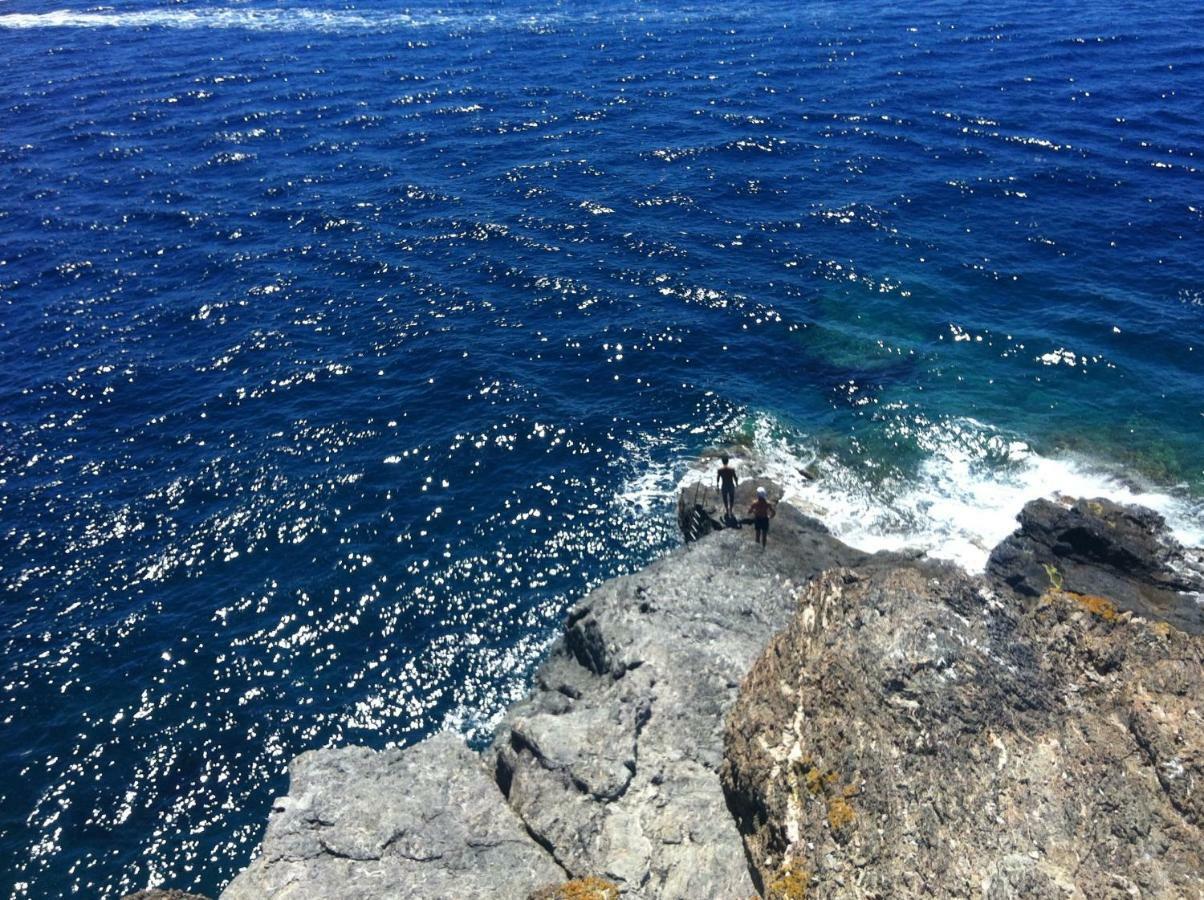 קאפוליברי Isola D'Elba Come In Barca, A Un Tuffo Dal Mare מראה חיצוני תמונה