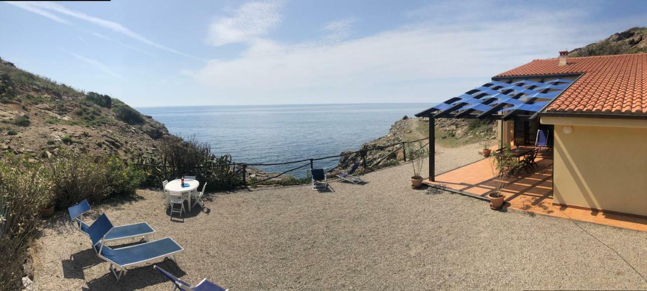 קאפוליברי Isola D'Elba Come In Barca, A Un Tuffo Dal Mare מראה חיצוני תמונה